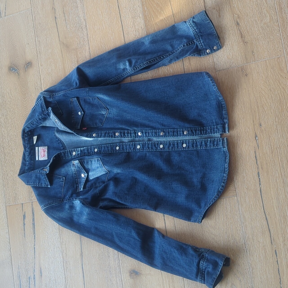 NWOT blouse by levi